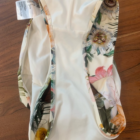 H&M Balconette Bikini and High-waisted Bottom in Cream / Floral - Picture 8 of 8